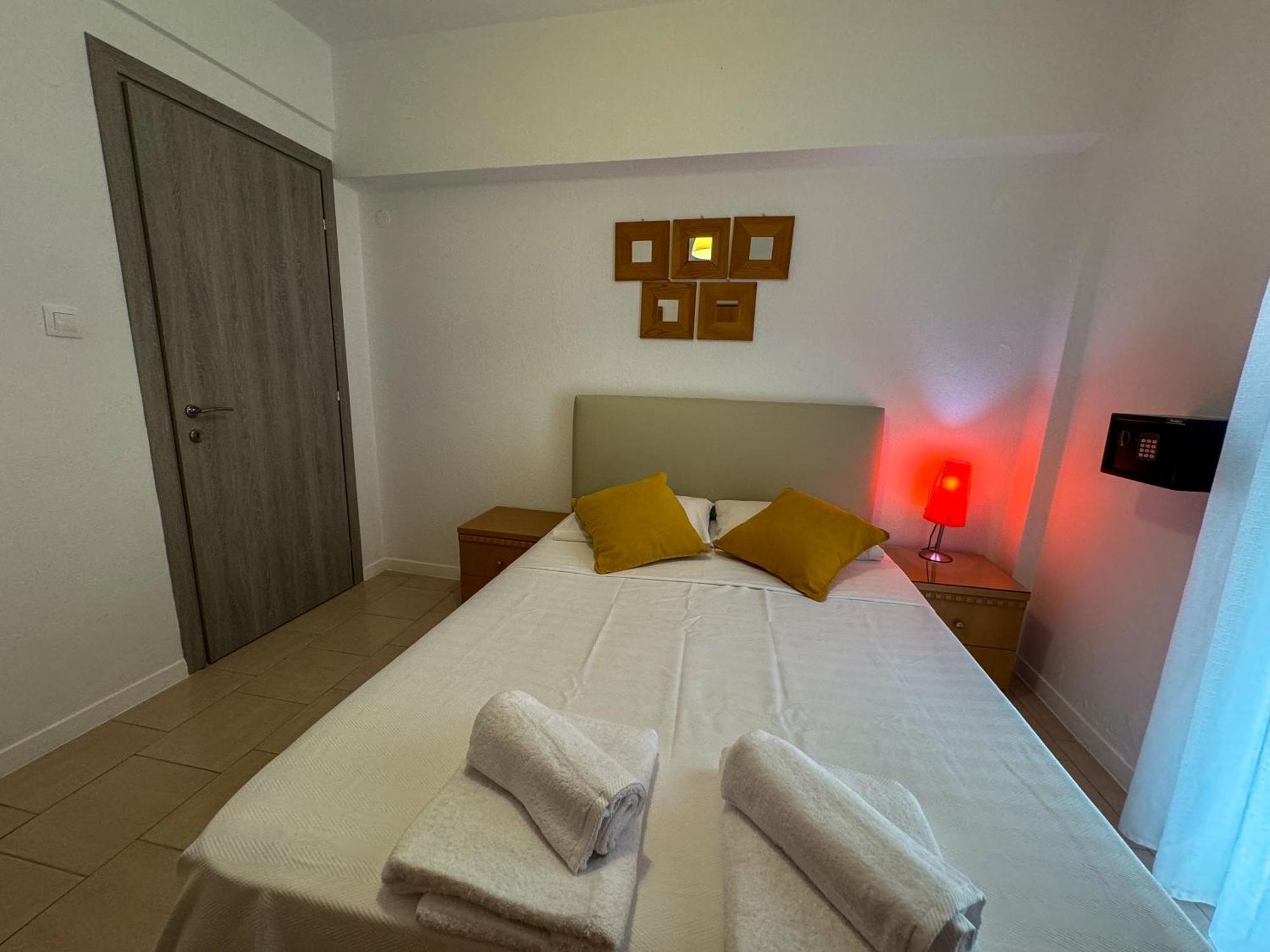 Makis House Hotell Nikiti  Exteriör bild